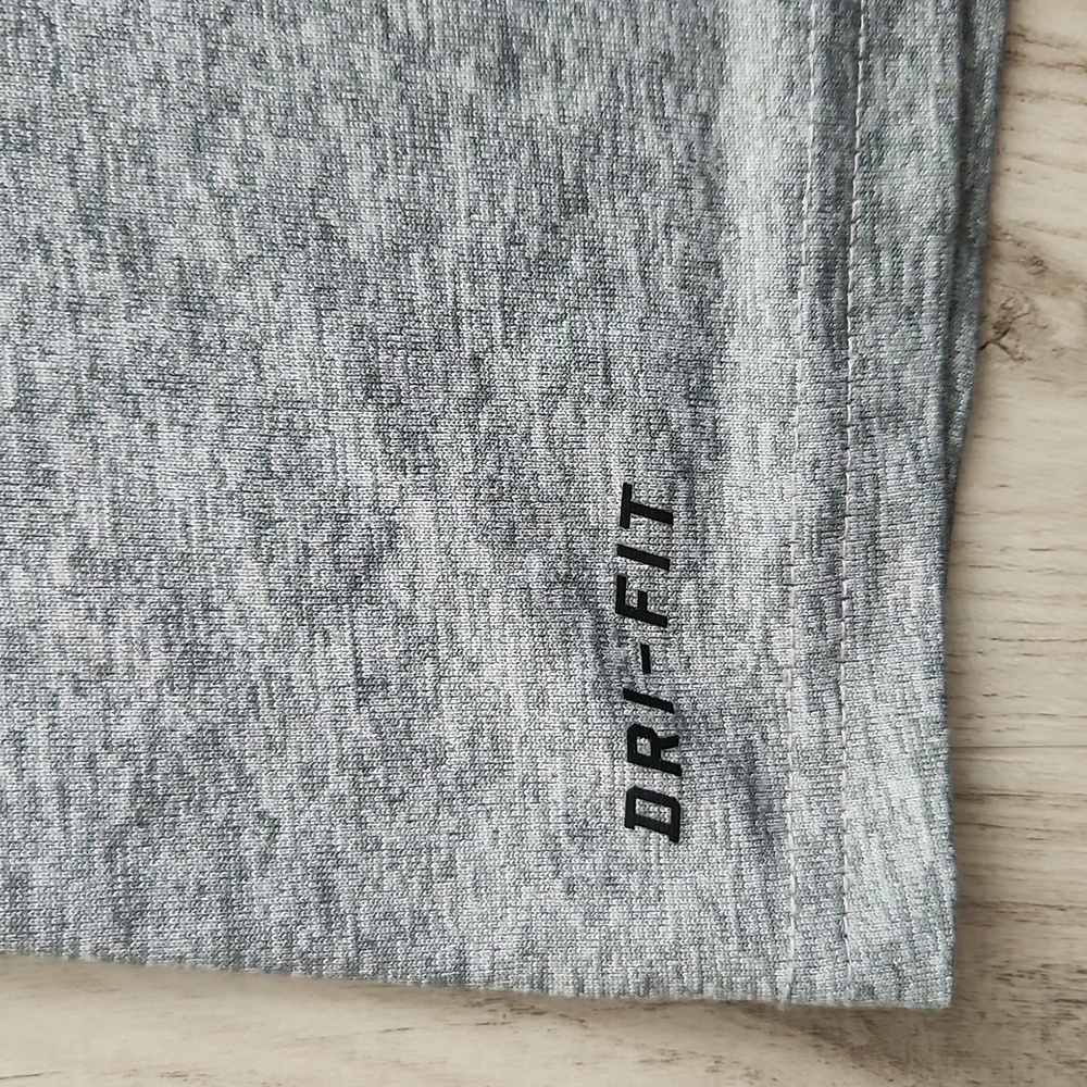 Nike/NFL Dri-Fit NY Giants T Shirt - Picture 3 of 6